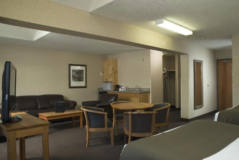 & Hotel Canmore